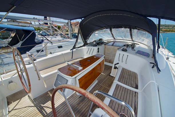 mydsailing deck cabin control sailing yacht saphiso